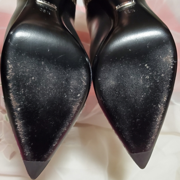 Gucci ankle boots. 391/2 Used in excellent condition. - Picture 8 of 16